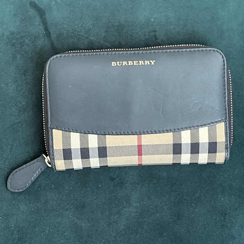 Burberry Zipper Wallet